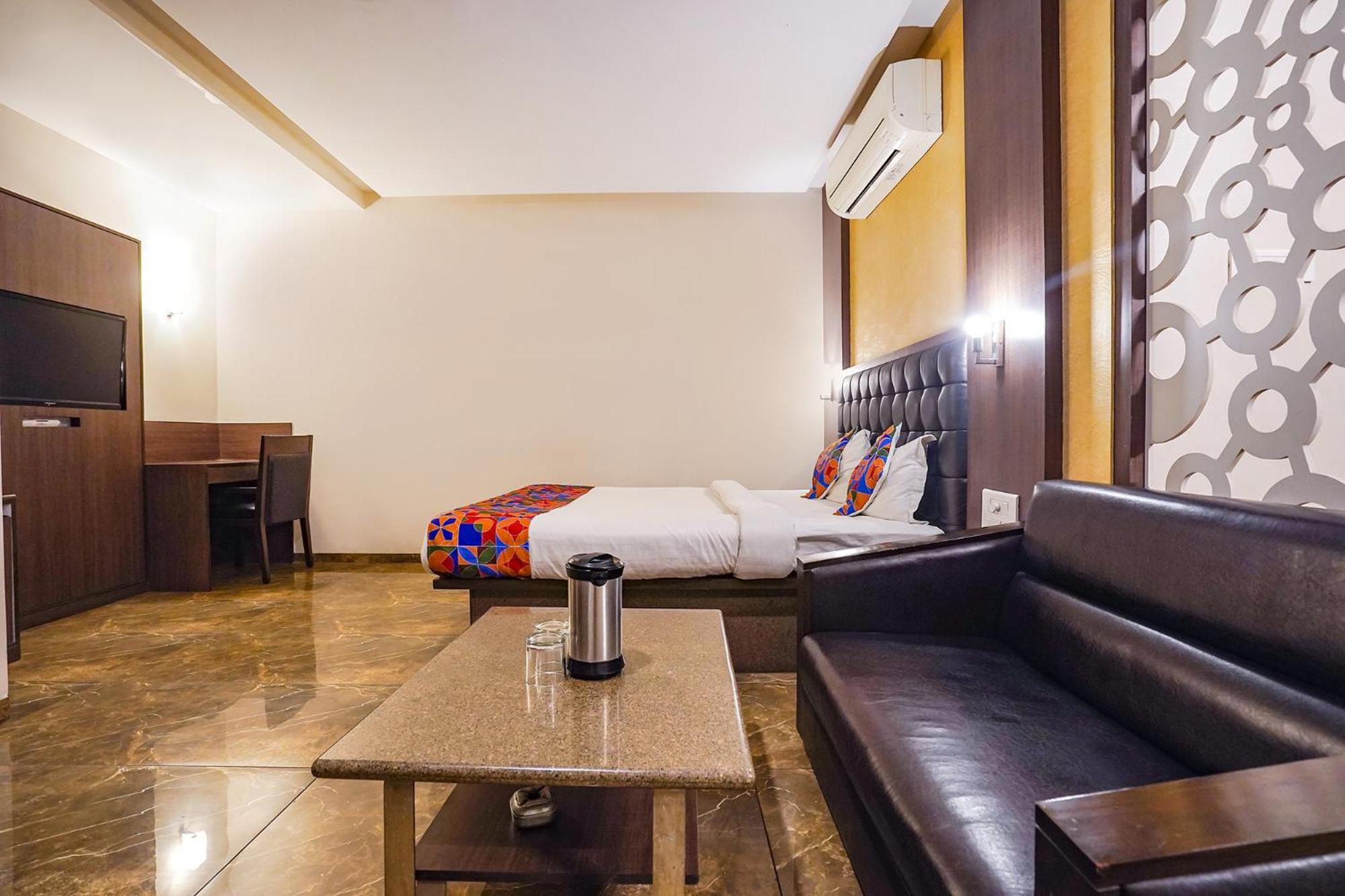 Fabhotel Jagannath - Nr Platinum Hospital, Sitabuldi 那格浦尔 外观 照片