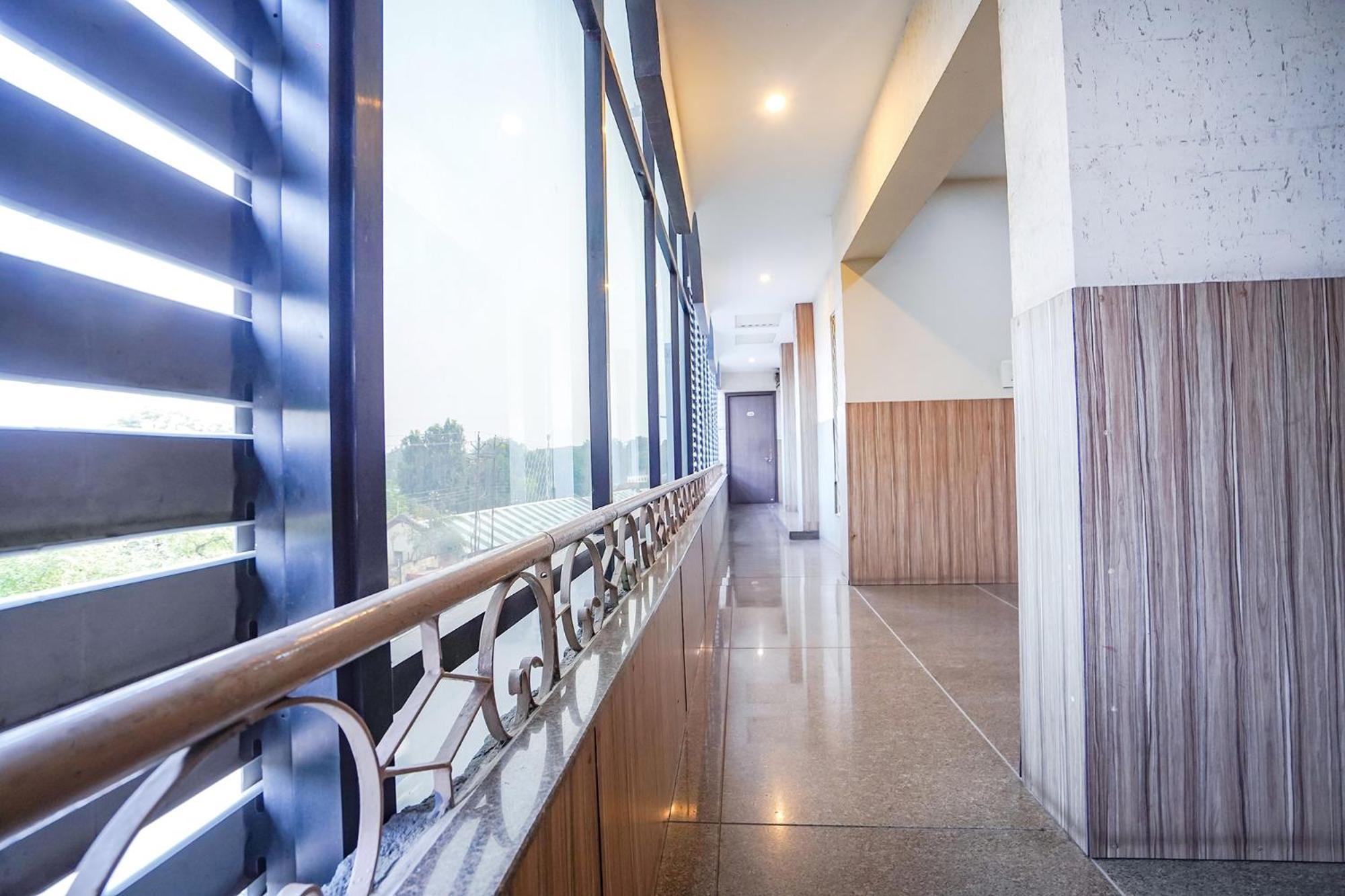Fabhotel Jagannath - Nr Platinum Hospital, Sitabuldi 那格浦尔 外观 照片